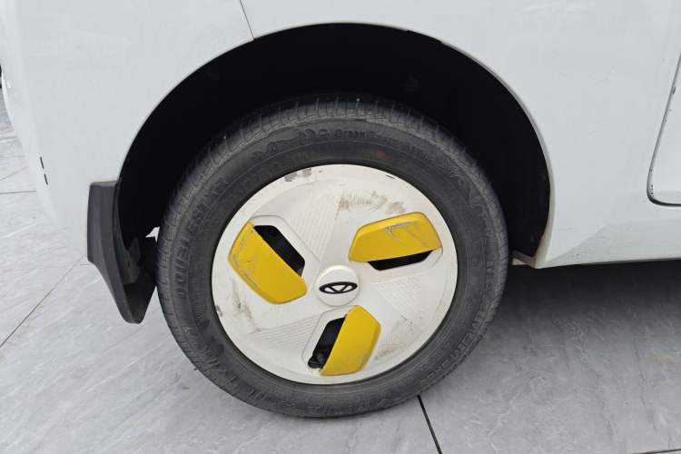 Used Chery QQ Ice Cream 2022 170km Sundae Phosphate Lithium-Ion