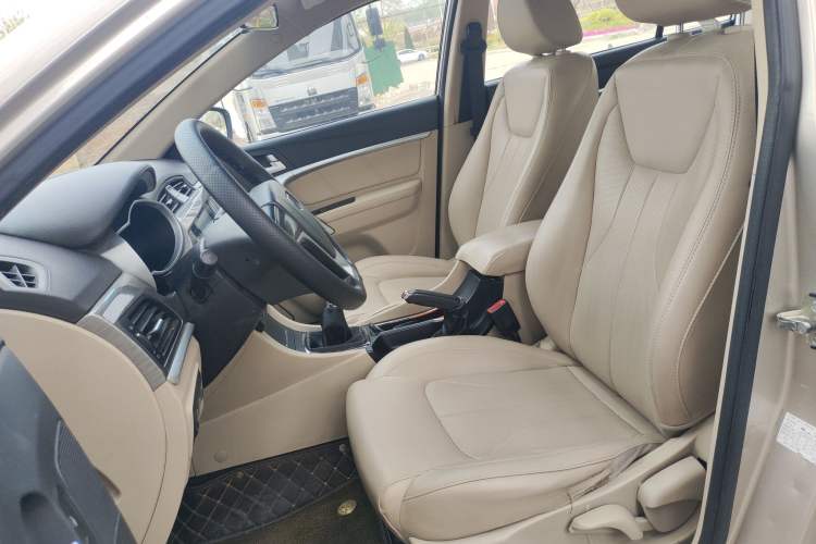 Used Geely Auto Emgrand 2017 Sedan Million Edition 1.5L Manual Luxury Model Left Front Seat