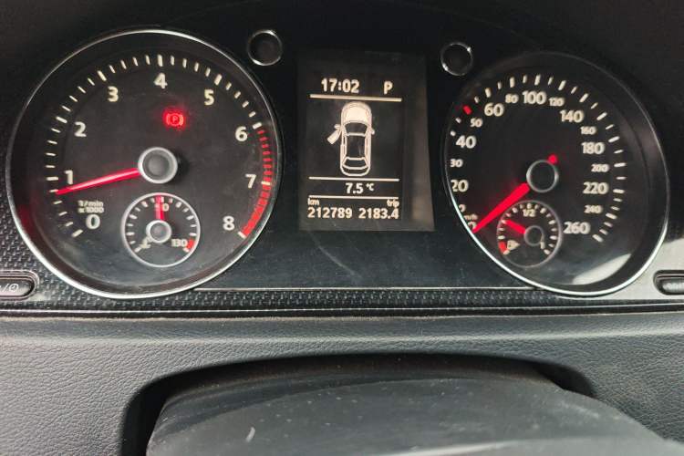 Used Volkswagen Magotan 2013 2.0 TSI Luxury Model
