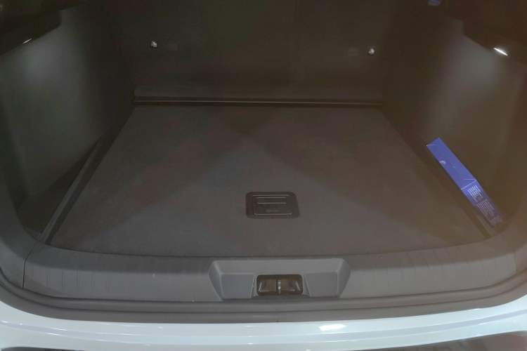 Used BYD Song PLUS New Energy 2024 Honor Edition EV 520km Luxury Model
