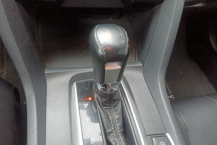 Used Honda Civic 2016 220TURBO CVT Prestige Edition
