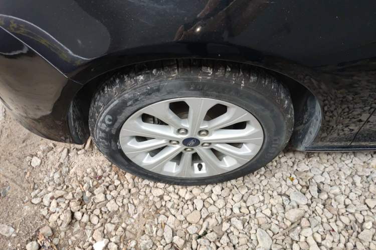 Used Ford Escort 2015 1.5L Automatic Fashion Model