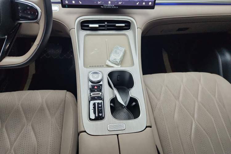 Used Chery Tiggo 8 PLUS 2025 290TGDI DCT Prestige 5-Seater Gear Lever
