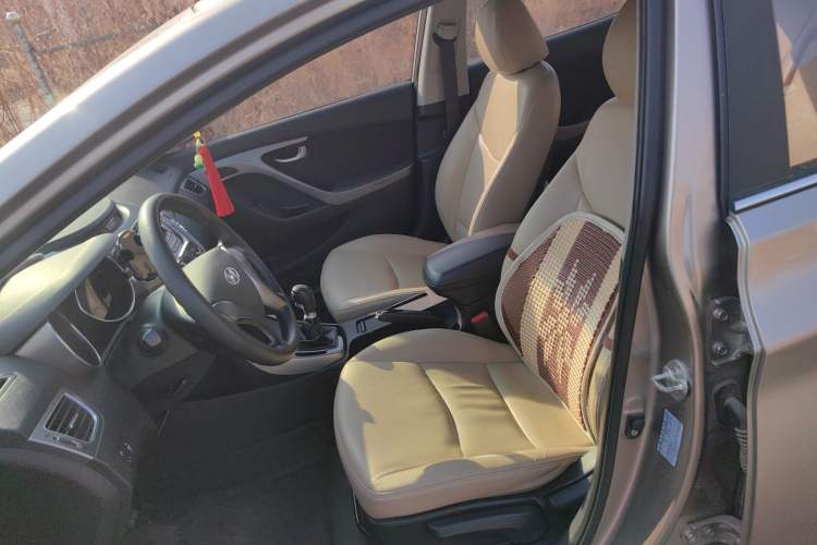 Used Hyundai Elantra (5th Generation / Langdong) 2015 1.6L Manual Leading Model
