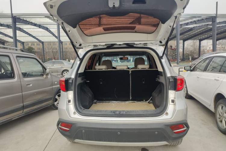 Used Hanteng X5 2018 1.5T CVT Luxury Edition Trunk
