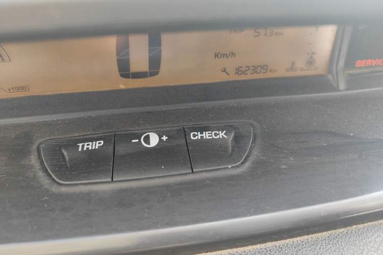 Used Citroen C-Quatre 2016 Classic Sedan 1.6L Manual CNG Odometer Close Up