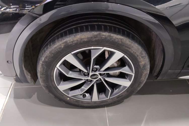 Used Audi Q5L 2022 Updated Version 40T Luxury Elegant Edition
