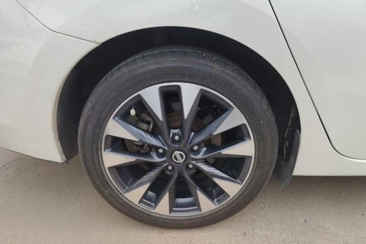 Used Nissan Lannia 2016 1.6L CVT Smart Cool Edition Exterior 5