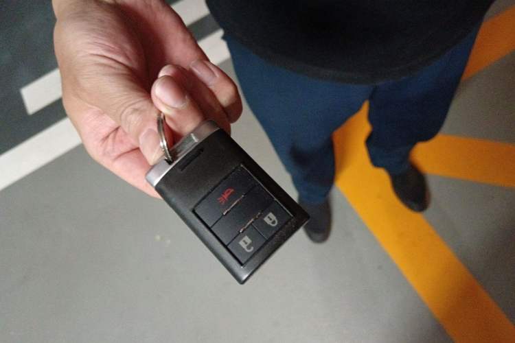 Used Chevrolet Captiva 2015 2.4L 4x4 Flagship Edition 7-Seater
