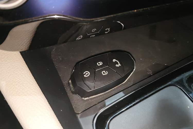 Used Lynk & Co 02 2018 1.5T DCT Two-Wheel Drive Zhaopu Version China V Standard