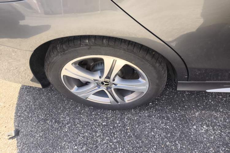 Used Mercedes-Benz C-Class 2020 Restyled C 260 L Sport Edition Right Rear Wheel Hub