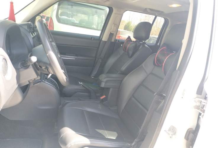 Used Jeep Patriot 2014 2.4L Luxury Navigation Edition Left Front Seat