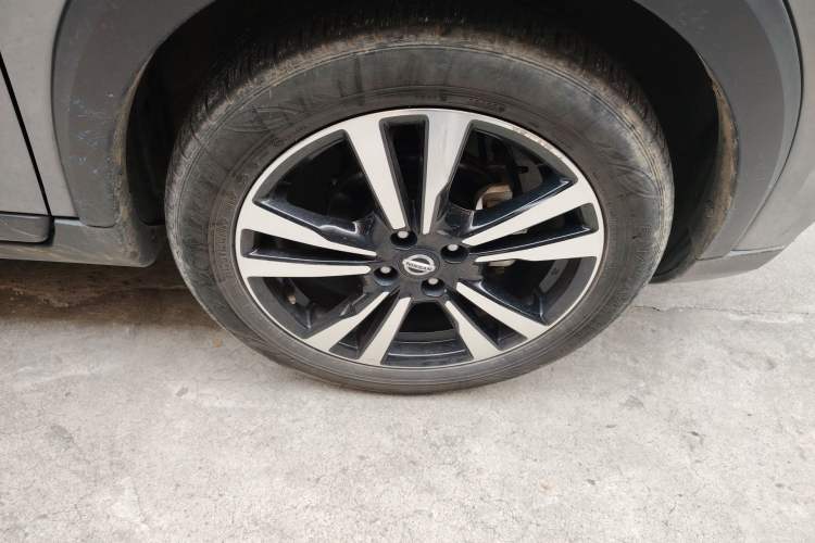 Used Nissan Kicks 2021 1.5L XV CVT Smart Connect Luxury Edition Right Front Wheel Hub