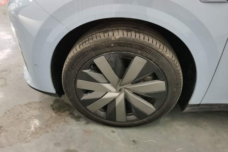 Used Li Auto i8 2025 Model Standard Version Left Front Wheel Hub