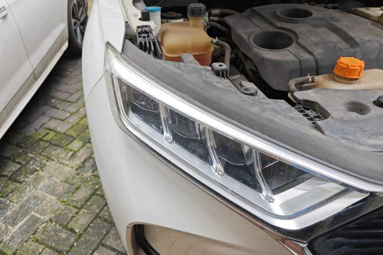 Used CHANGAN OSHAN X7 2020 1.5T Automatic Prestige Edition Right Front Headlight