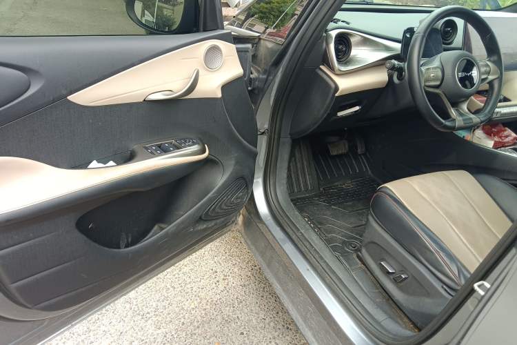 Used BYD Dolphin 2023 420 km Fashion Edition Driver Seat