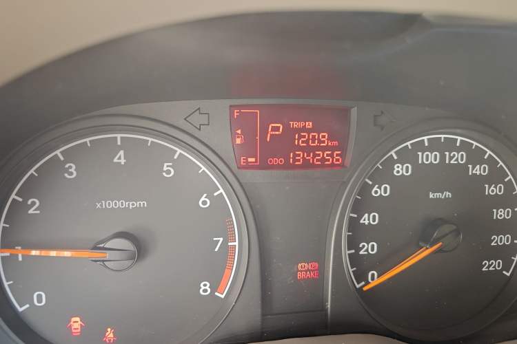 Used Hyundai Verna (older generation) 2010 Sedan 1.4L Automatic Comfort Model GS
