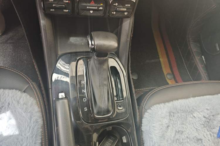 Used GAC Trumpchi GS3 2017 200T Automatic Elite Edition Gear Lever