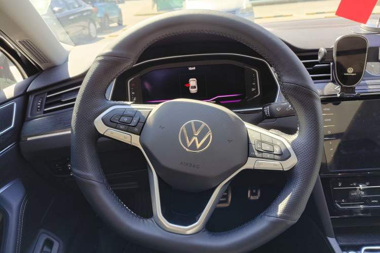 Used Volkswagen Magotan 2026 30 Million Vehicles Selected Model 380TSI DSG Luxury Edition Steering Wheel