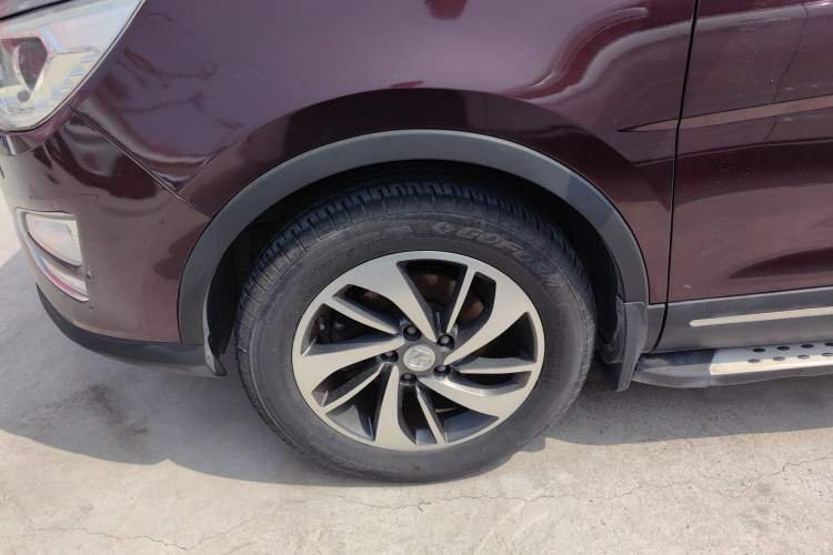 Used Baojun 560 2016 1.8L Manual Luxury Edition Left Front Wheel Hub