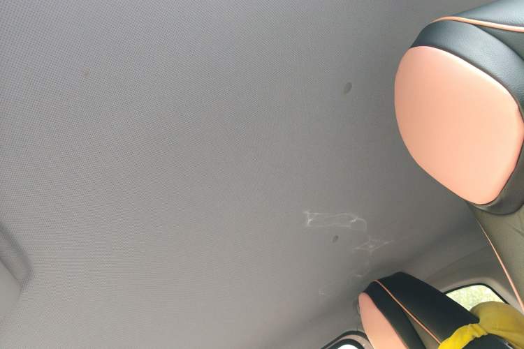 Used Wuling Hongguang MINIEV 2022 Macaron Premium Model – Lithium Iron Phosphate Headliner