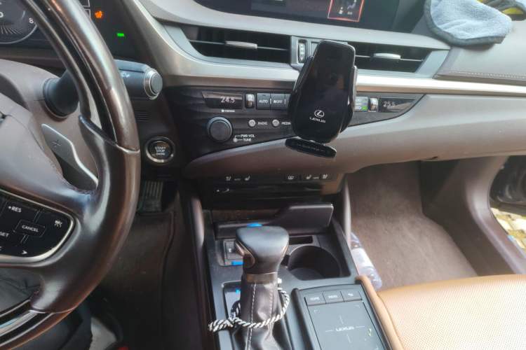 Used Lexus ES 2020 200 Luxury Edition
