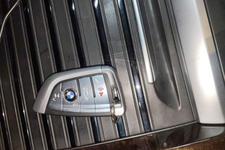 Used BMW X5 2018 xDrive28i Vehicle Key