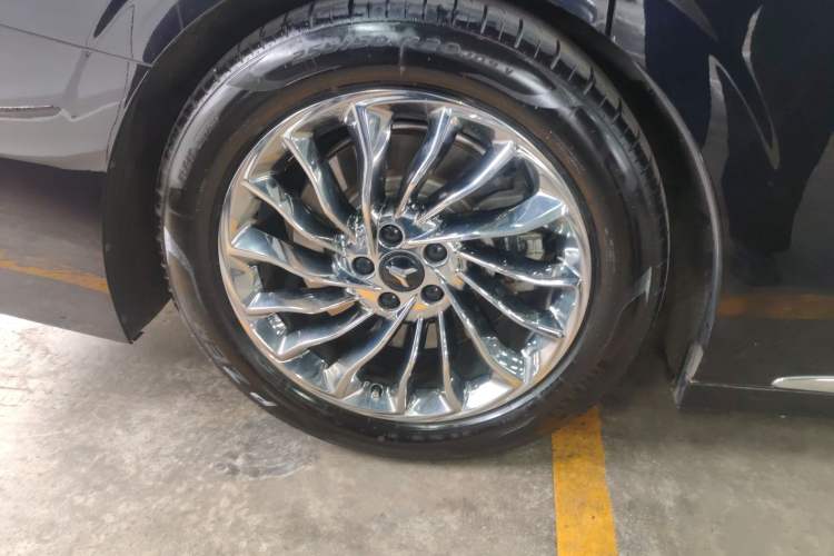 Used VOYAH Dream 2024 PHEV Ultra-Long Range Flagship Edition Exterior 5