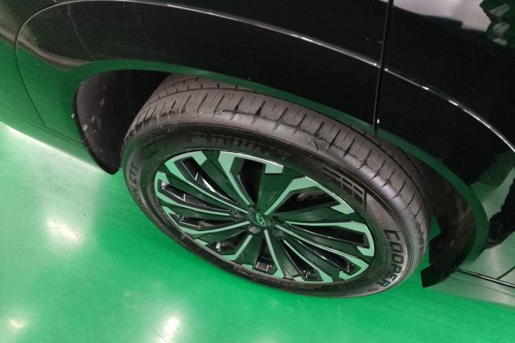 Used Chery Tiggo 9 2023 Facelift 2.0T Dual-Clutch Two-Wheel Drive Luxury Edition 5 Seats