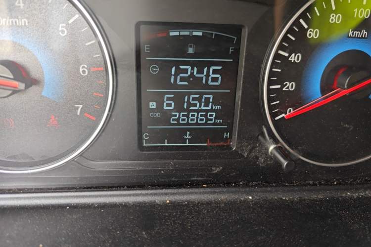 Used Dongfeng Fengon 330 2014 1.2L Manual Practical Version DK12-07 Odometer Close Up