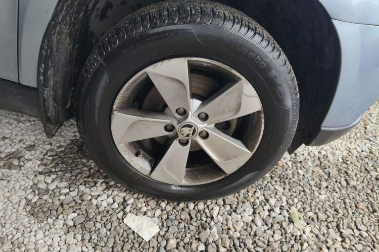 Used Skoda Yeti 2014 1.4TSI DSG Explorer Edition Right Front Wheel Hub