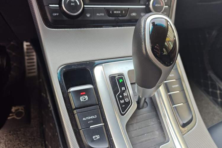 Used Geely Auto Emgrand GS 2018 Lingchao Edition 1.4T Automatic ZhenShang Smart Connectivity Model Gear Lever