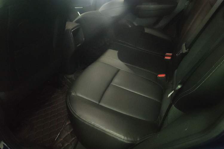 Used Renault Kadjar 2017 2.0L Two-Wheel-Drive Leading Edition