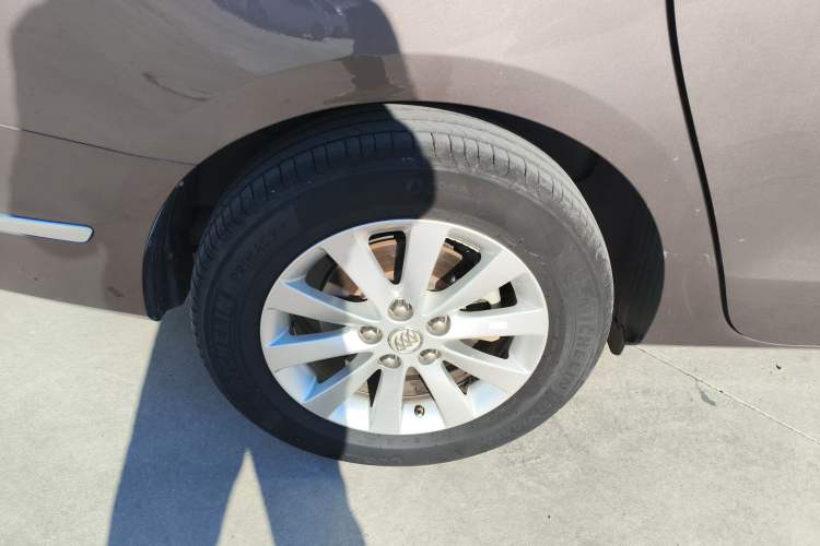 Used Buick GL8 2015 2.4L Luxury Business Premium Edition