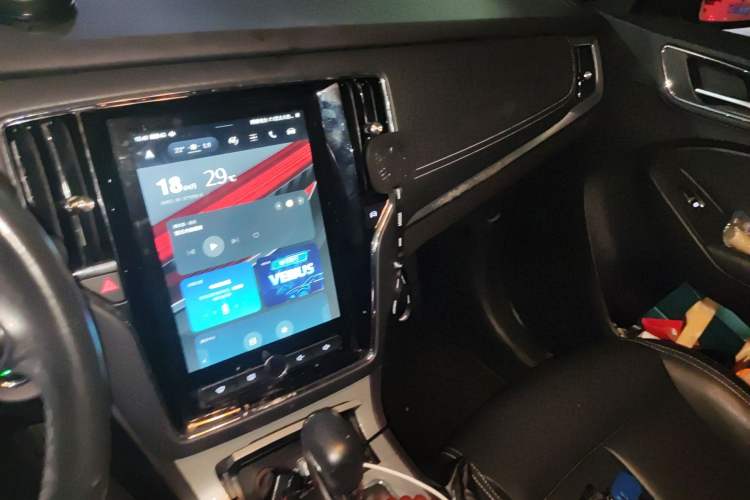 Used Roewe RX5 2019 20T Two-Wheel Drive Automatic Ali Smart Connectivity Platinum Edition
