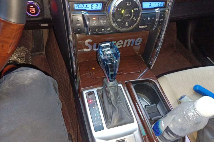 Used Toyota Reiz 2013 2.5V Shangrui Edition Gear Lever