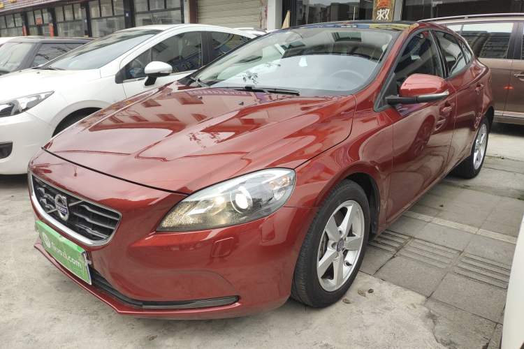 Used Volvo V40 2016 T3 Zhiyi Edition
