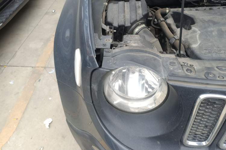 Used Jeep Renegade 2018 Connected Large Screen Version 180T Automatic Jingneng Version Right Front Headlight