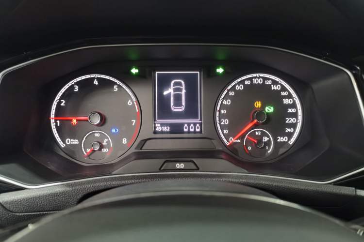 Used Volkswagen T-ROC 2018 280TSI DSG Two-Wheel-Drive Comfort Version China V Standard Instrument Cluster