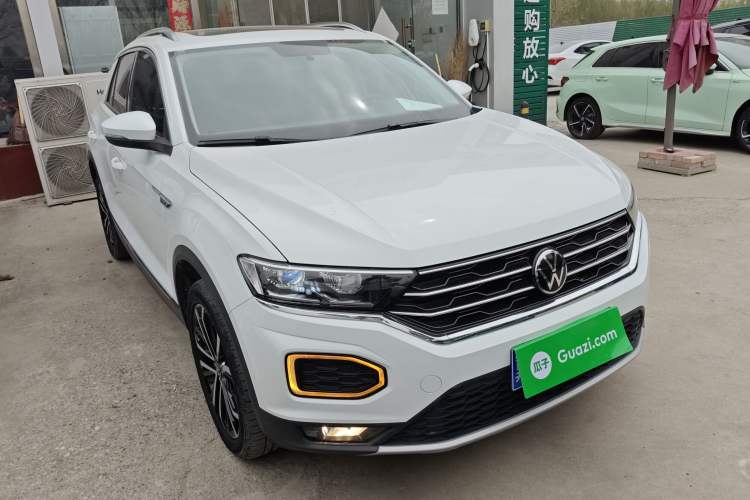 Used Volkswagen T-ROC 2021 280TSI DSG Two-Wheel Drive Comfort Connect Edition Front Right 45 Deg