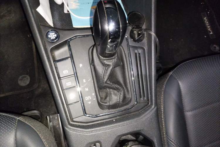 Used Volkswagen Lavida 2022 1.5L Automatic Comfort Edition Gear Lever