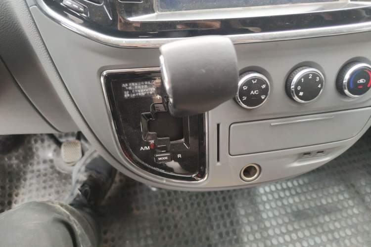 Used SAIC MAXUS Xintu V80 
