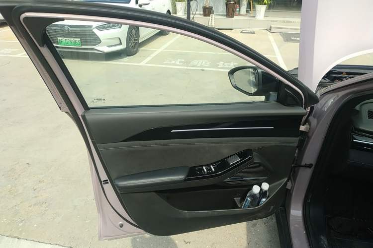 Used Geely Galaxy L6 2024 125km Creative Edition
