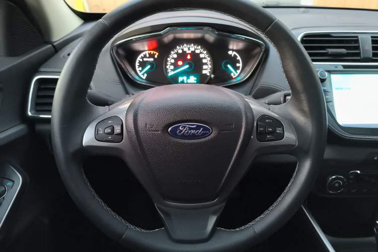 Used Ford Escort 2017 Happiness Edition 1.5L Automatic Fashion Version
