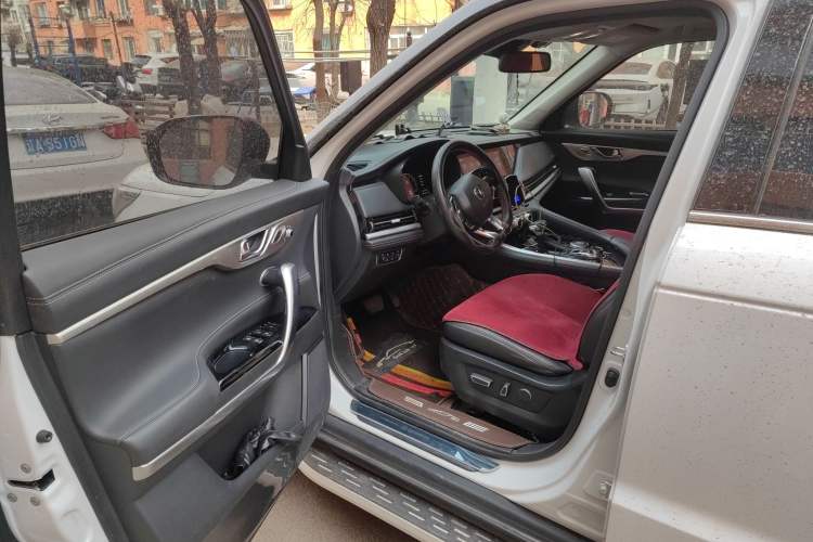 Used Changan CS95 2019 2.0T Two-Wheel-Drive Luxury Version
