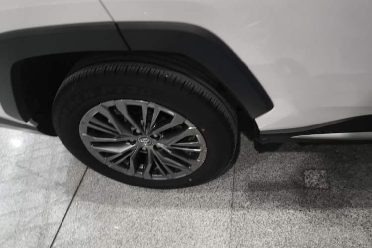 Used Toyota Wildlander 2023 Dual-Motor 2.5L E-CVT Four-Wheel Drive Prestige Edition