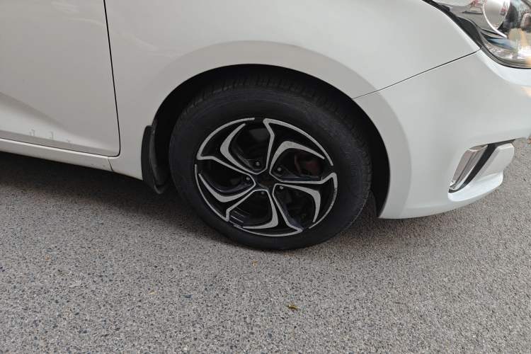 Used Kia Carens 2013 2.0L 7-Seater Automatic Comfort Edition China V Standard Right Front Wheel Hub