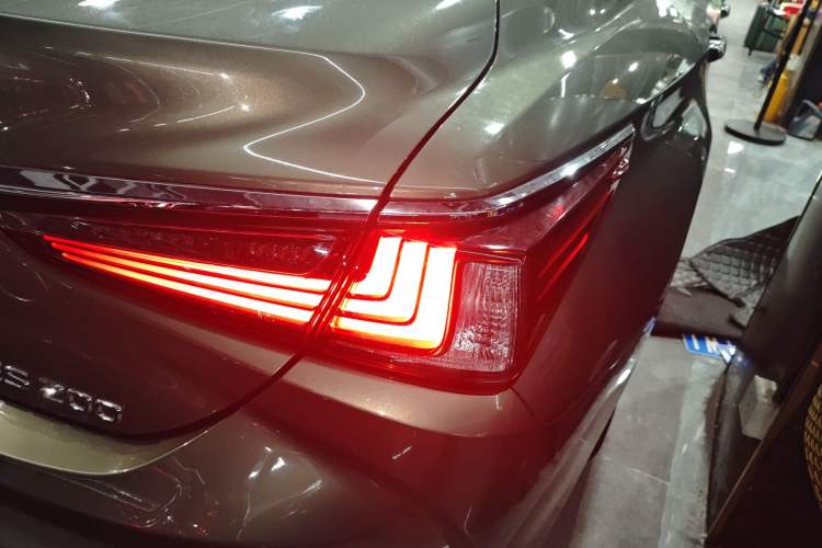 Used Lexus ES 2021 200 Excellence Edition