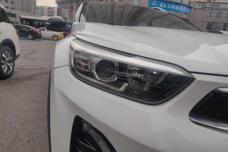 Used Kia kx1 Stonic 2019 1.4L Automatic Fun Edition China VI Right Front Headlight