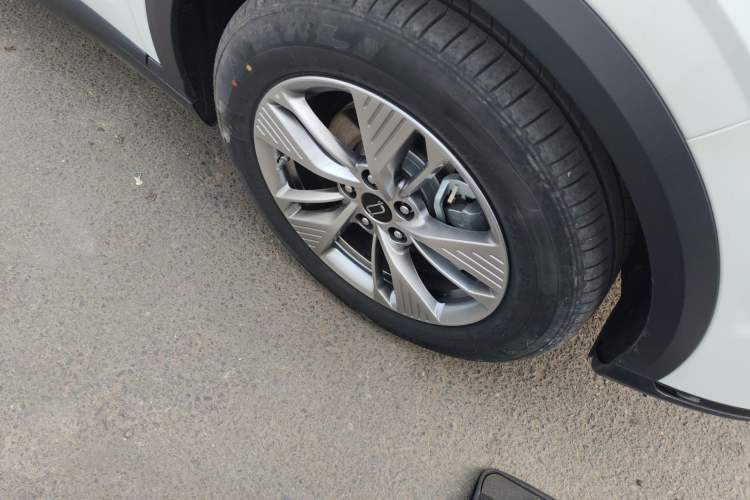 Used Bestune Yueyi 03 2025 445km Joyful Edition Right Front Wheel Hub